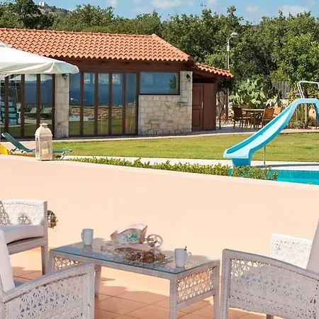 Acorn * レティムノ